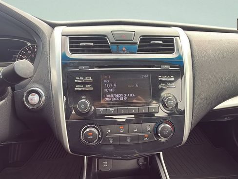Used 2015 Nissan Altima 2.5 S w/ Sport Value Package FWD image 12