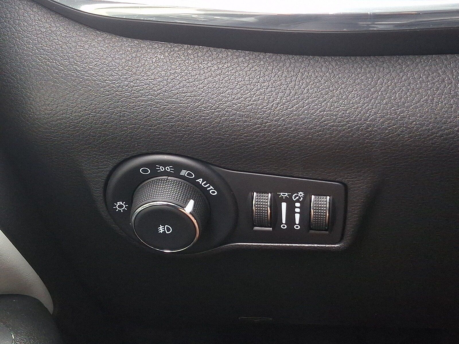 Certified 2022 Jeep Compass Limited w/ Sun and Sound Group AWD/4WD image 23