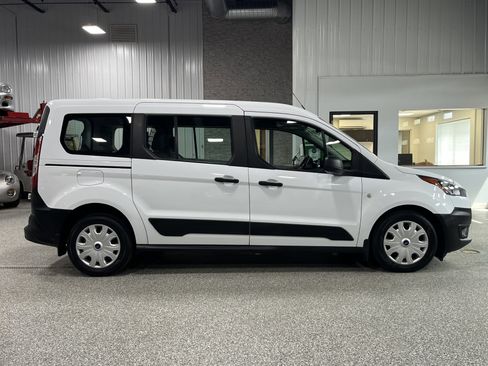 Used 2022 Ford Transit Connect XL FWD image 5