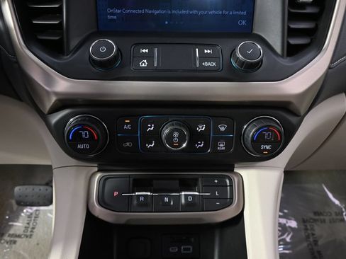 Used 2020 GMC Acadia Denali w/ Denali Ultimate Package AWD/4WD image 32
