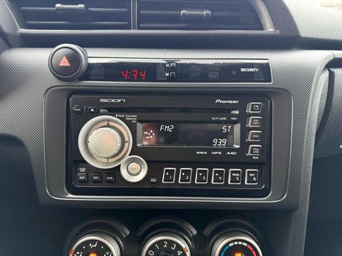 Used 2011 Scion tC FWD image 10