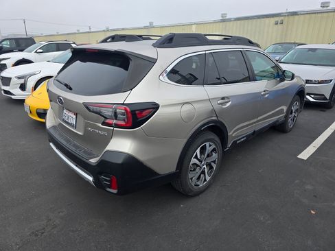 Used 2020 Subaru Outback Limited image 3
