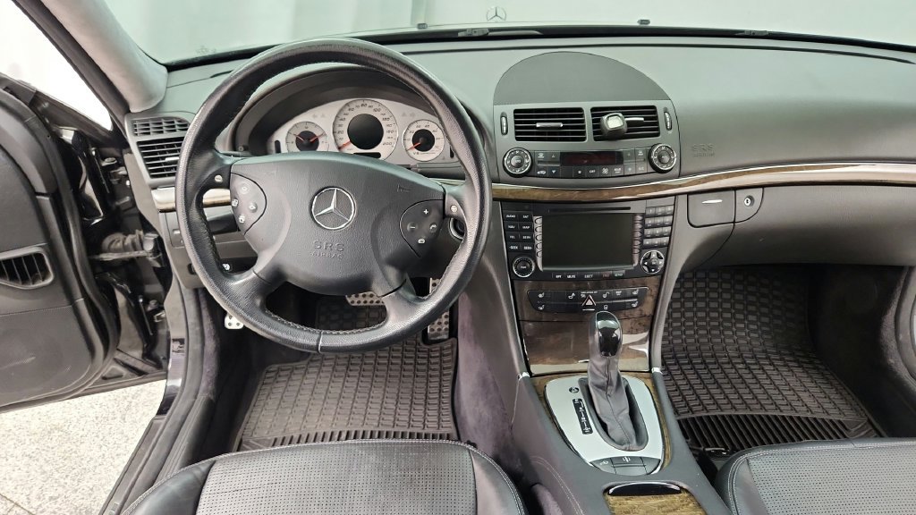Used 2005 Mercedes-Benz E 55 AMG Sedan image 42