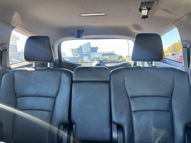 Used 2022 Honda Pilot Touring image 13