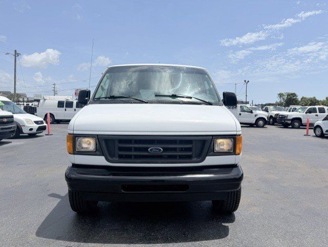 Used 2003 Ford E-350 and Econoline 350 Super Duty RWD image 2