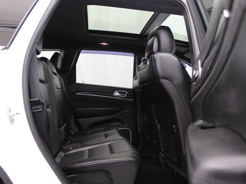Used 2015 Jeep Grand Cherokee Overland AWD/4WD image 25