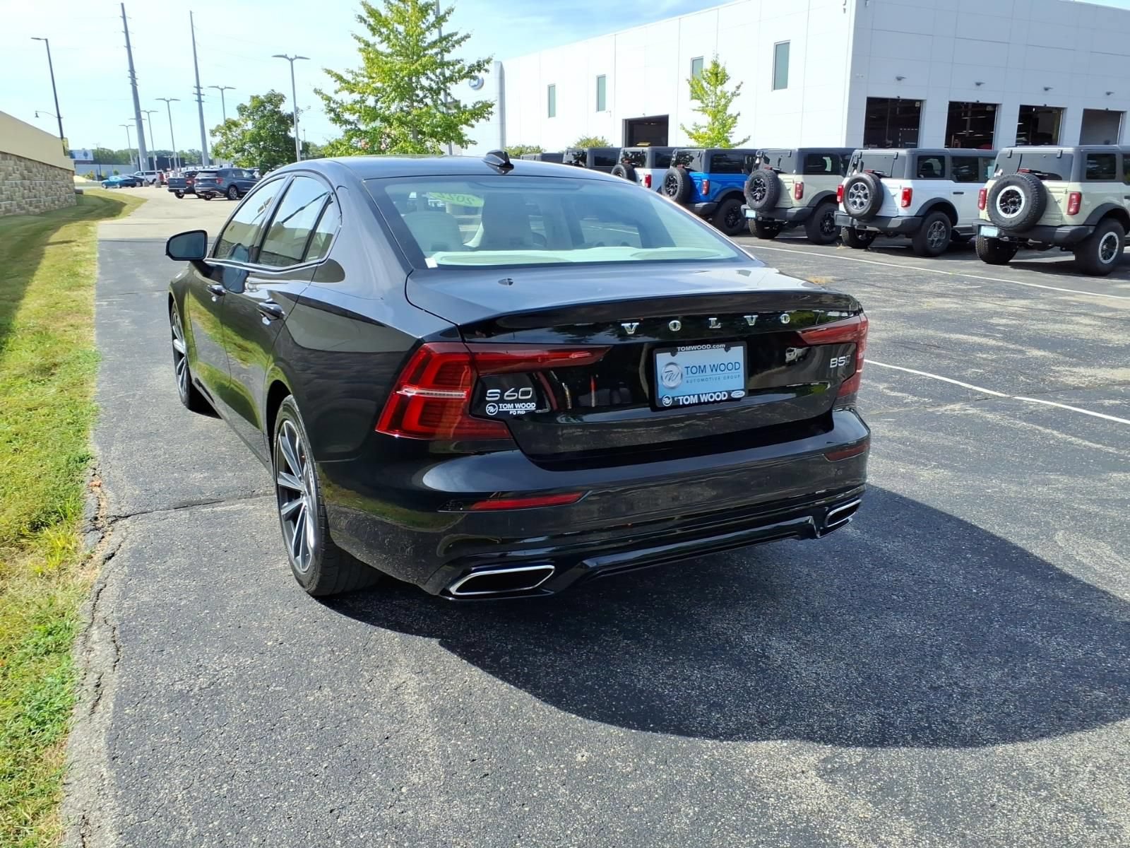 Used 2022 Volvo S60 B5 Momentum AWD/4WD image 8