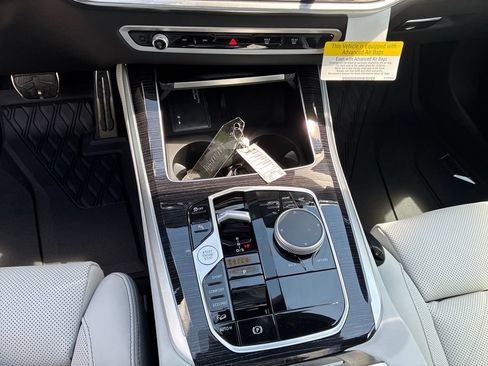 New 2026 BMW X5 xDrive40i w/ M Sport Package AWD/4WD image 15