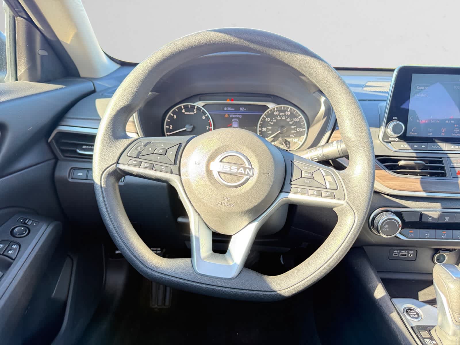Used 2025 Nissan Altima 2.5 SV FWD image 12