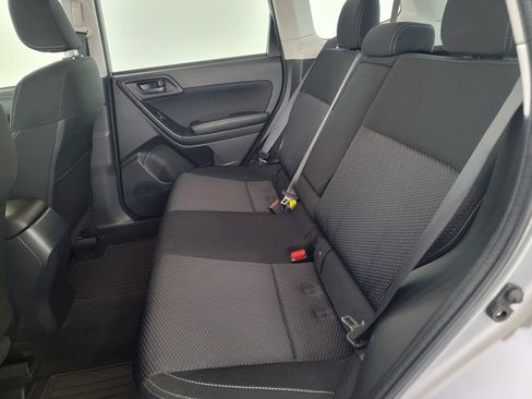 Used 2018 Subaru Forester 2.5i Premium w/ All-Weather Package image 12