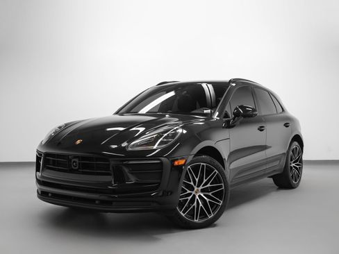 Certified 2024 Porsche Macan AWD/4WD image 6