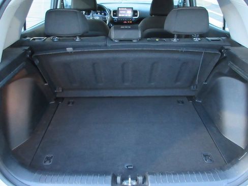 Used 2025 Hyundai Venue SEL FWD image 10