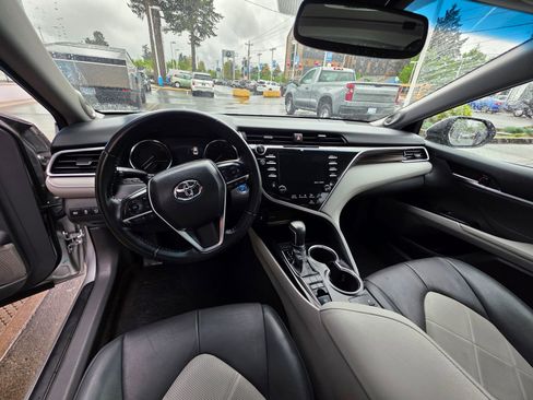 Used 2018 Toyota Camry XLE w/ Audio Package FWD image 12