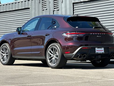 Used 2025 Porsche Macan AWD image 3