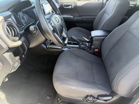 Used 2016 Toyota Tacoma TRD Off-Road w/ Premium & Technology Package image 20