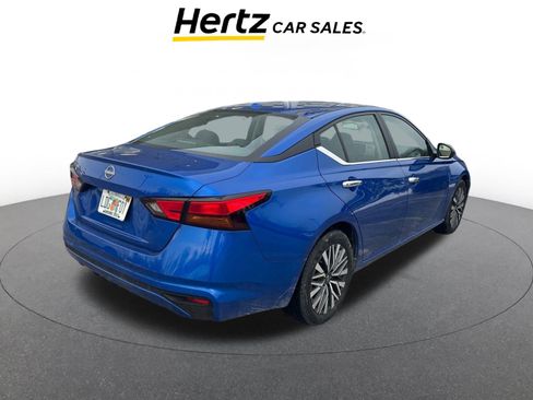 Used 2025 Nissan Altima 2.5 SV image 4