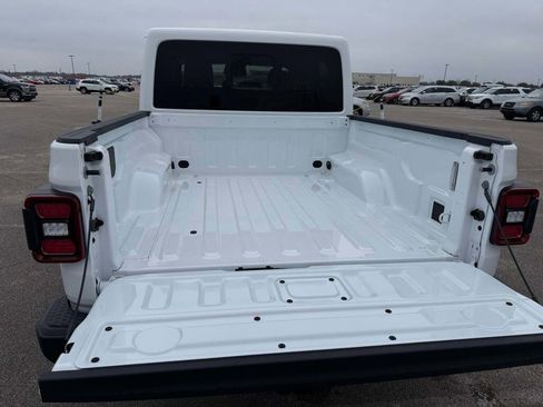 New 2026 Jeep Gladiator Mojave image 19