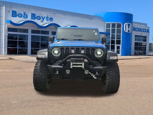 Used 2022 Jeep Wrangler Sport AWD/4WD image 2
