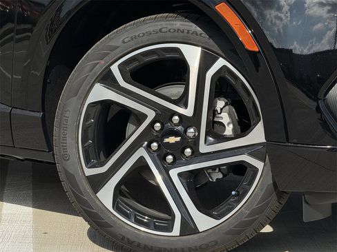 New 2026 Chevrolet Equinox EV LT image 26