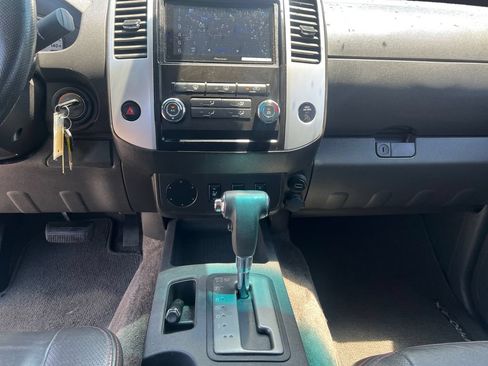 Used 2010 Nissan Frontier PRO-4X w/ Pro-4x Value Truck Pkg RWD image 11