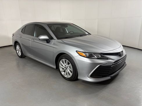 Used 2024 Toyota Camry LE FWD image 2