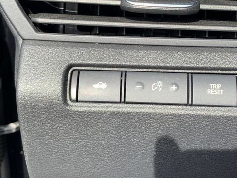 Used 2025 Nissan Altima 2.5 SV FWD image 19