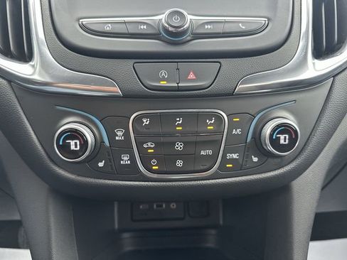 Used 2024 Chevrolet Equinox LT AWD/4WD image 18