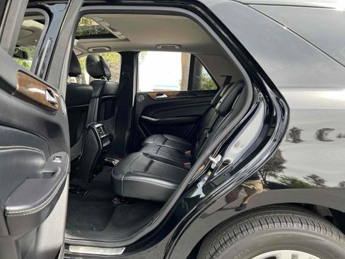 Used 2015 Mercedes-Benz ML 350 4MATIC w/ Premium 1 Package image 4