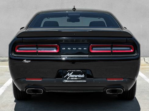 Used 2022 Dodge Challenger R/T w/ Shaker Package RWD image 8