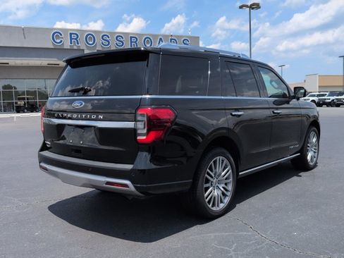 Certified 2023 Ford Expedition Platinum RWD image 4