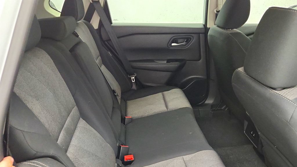 Used 2026 Nissan Rogue SV FWD image 19