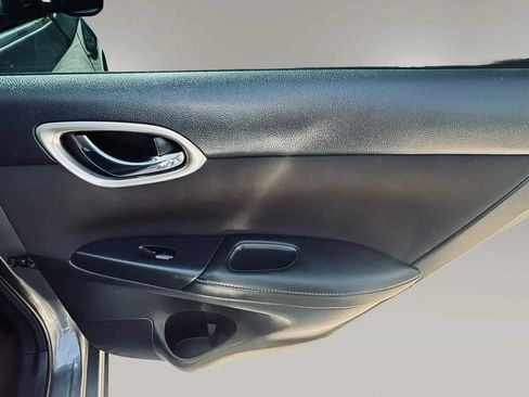 Used 2019 Nissan Sentra SV FWD image 13