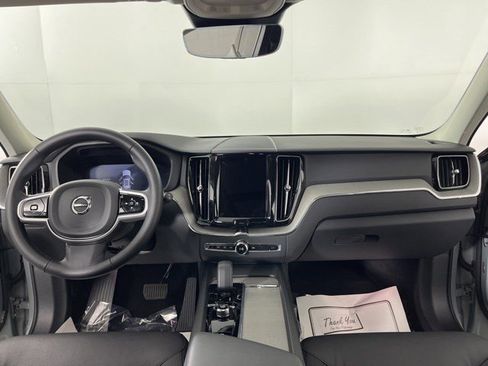 Used 2025 Volvo XC60 B5 Plus image 34