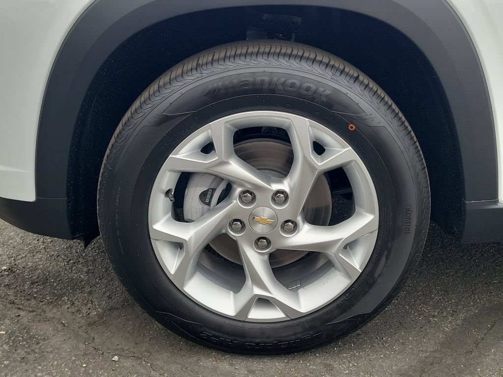 New 2026 Chevrolet Trax LS w/ LS Convenience Package FWD image 21