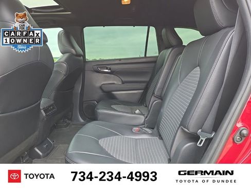 Used 2021 Toyota Highlander XSE FWD image 19