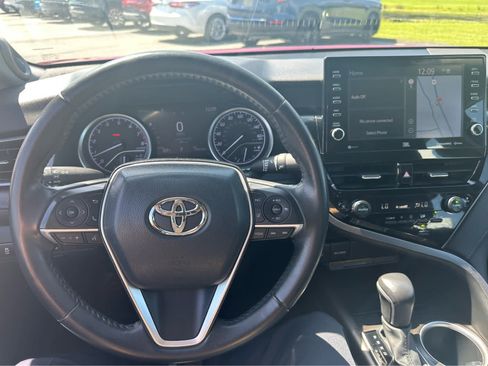 Used 2021 Toyota Camry XLE w/ Navigation Package FWD image 14
