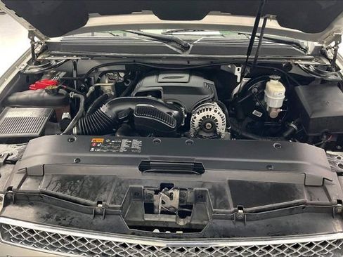 Used 2013 Chevrolet Avalanche LT AWD/4WD image 9