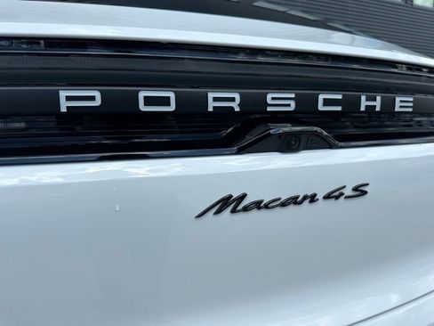 Used 2026 Porsche Macan 4S Electric AWD/4WD image 14