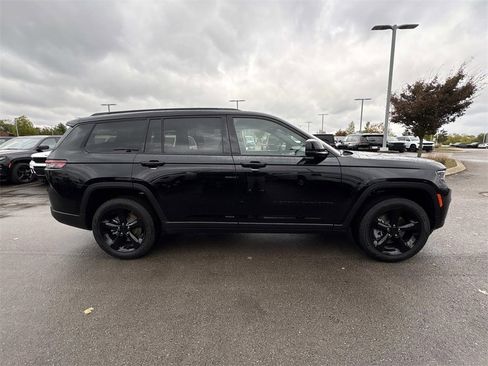 New 2025 Jeep Grand Cherokee L Limited w/ Black Appearance Package image 10