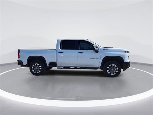 Used 2024 Chevrolet Silverado 2500 Custom w/ Custom Value Package image 9