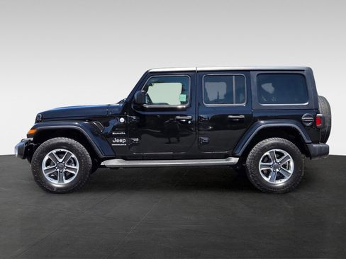 Used 2023 Jeep Wrangler Unlimited Sahara w/ Cold Weather Group AWD/4WD image 7