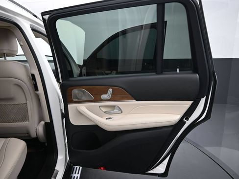 Used 2022 Mercedes-Benz GLS 450 4MATIC image 24