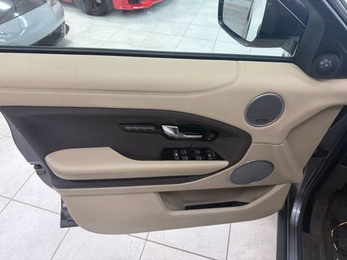 Used 2016 Land Rover Range Rover Evoque SE AWD/4WD image 13