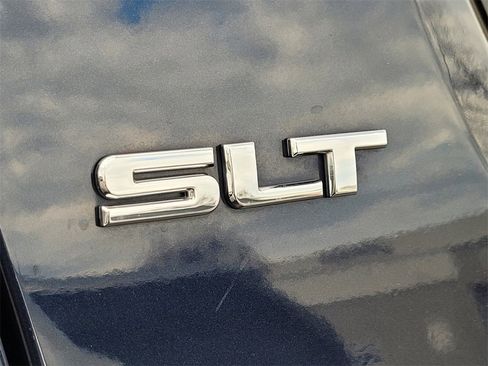 Used 2017 GMC Acadia SLT w/ LPO, Cargo Package image 3