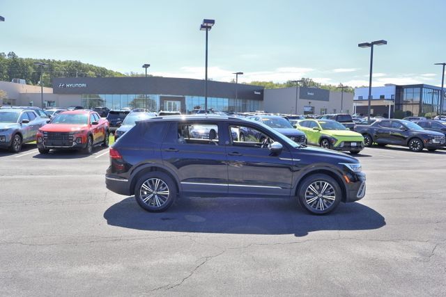 Used 2024 Volkswagen Tiguan Wolfsburg Edition FWD image 8