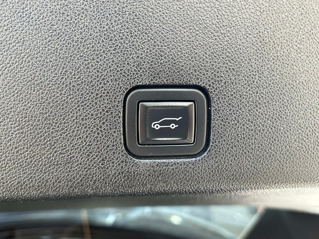Used 2023 Cadillac XT6 Luxury AWD/4WD image 18