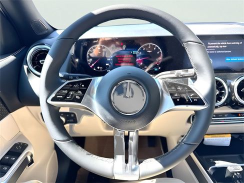 New 2026 Mercedes-Benz GLB 250 4MATIC image 14