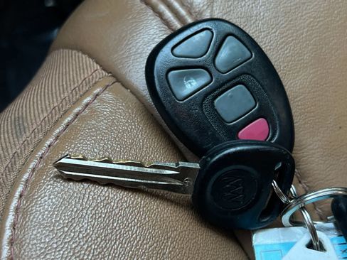 Used 2013 Buick Enclave Leather FWD image 30