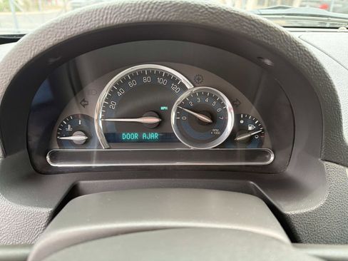 Used 2006 Chevrolet HHR LT w/ Preferred Equipment Group image 8