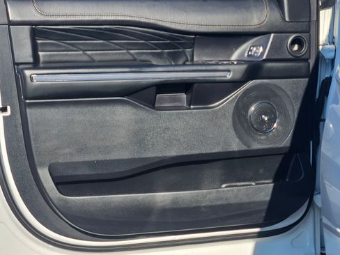 Used 2020 Ford Expedition Max Platinum image 17